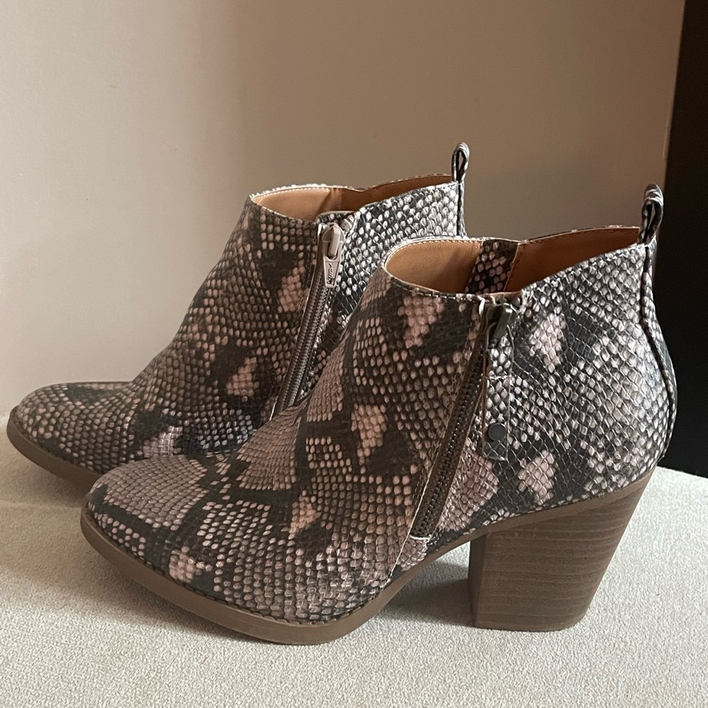 Ankle Booties Snake Skin Print Size 8